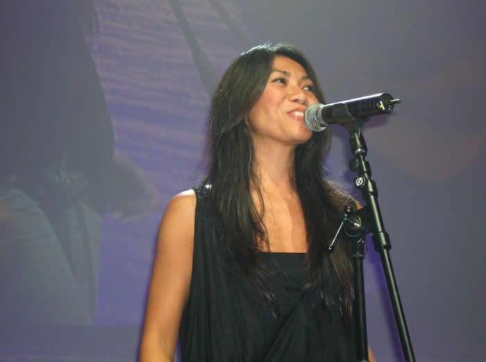 Anggun concert in Paris - 26th March 2006