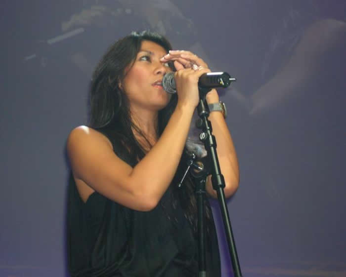 Anggun concert in Paris - 26th March 2006