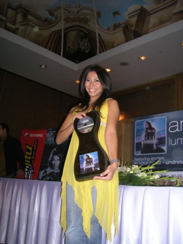 Anggun in conferenza stampa, Intercontinental Hotel, Jakarta 10 Aprile 2006<br>Foto gentilmente concessa da Kapanlagi.com