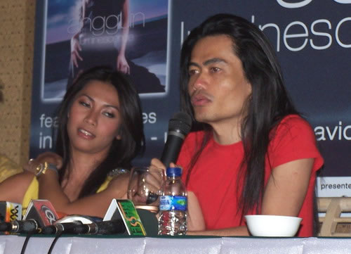 Anggun in Press Conference at Ballroom, Intercontinental Hotel, Jakarta 10 april 2006<br>Thanks for this photo to Kapanlagi.com