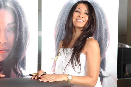 Anggun at Meet&Greet