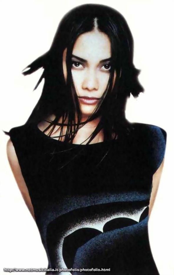 Anggun Promo Picture
